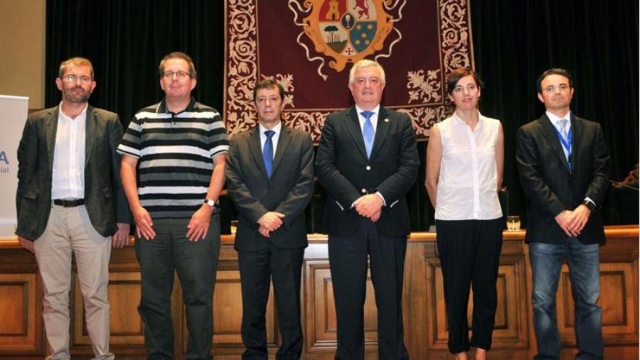 De esquerda a dereita Abraham Gallas, Guy Wilkinson, Jesús Oitavén, Juan Viaño, Marta Lois e Juan J. Saborido. Foto: Santi Alvite De esquerda a dereita Abraham Gallas, Guy Wilkinson, Jesús Oitavén, Juan Viaño, Marta Lois e Juan J. Saborido. Foto: Santi Alvite