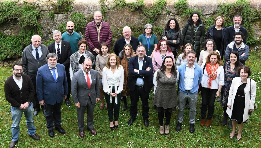 Foto de familia tras o acto de toma de posesión. FOTO: Santi Alvite Foto de familia tras o acto de toma de posesión. FOTO: Santi Alvite