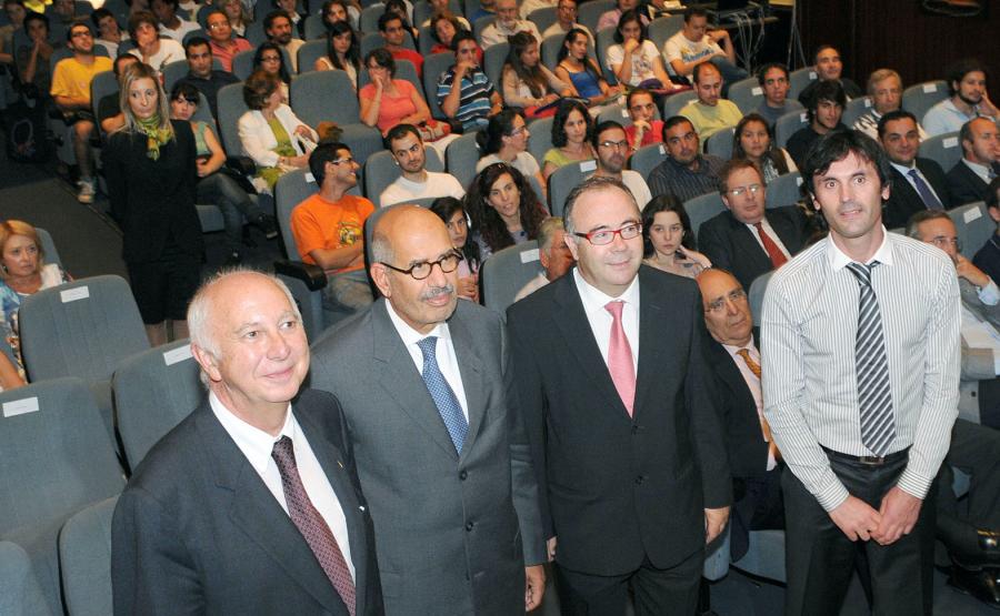 Momento previo a la conferencia de Mohamed ElBaradei Momento previo a la conferencia de Mohamed ElBaradei