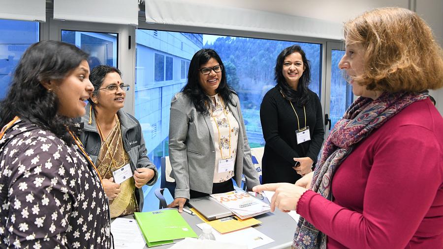 Grazas a este proxecto crearanse oito centros de emprendemento en India. Foto: Santi Alvite Na xuntanza participan representantes dos distintos países implicados