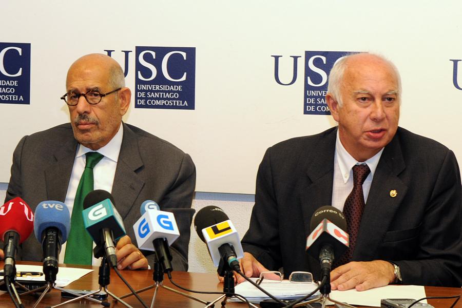 Mohamed ElBaradei y Juan Casares en la rueda de prensa Mohamed ElBaradei y Juan Casares en la rueda de prensa