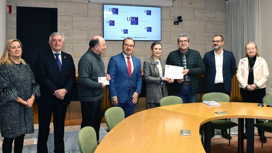 Abeiro é un programa de asesoramento e acompañamento laboral a familias monoparentais que se atopan en situación de especial dificultade ou exclusión social e familias en situación de risco que precisan dun apoio específico, cualificado e personalizado, tendo en conta as súas circunstancias. FOTO: Santi Alvite Abeiro é un programa de asesoramento e acompañamento laboral a familias monoparentais que se atopan en situación de especial dificultade ou exclusión social e familias en situación de risco que precisan dun apoio específico, cualificado e personalizado, tendo en conta as súas circunstancias. FOTO: Santi Alvite