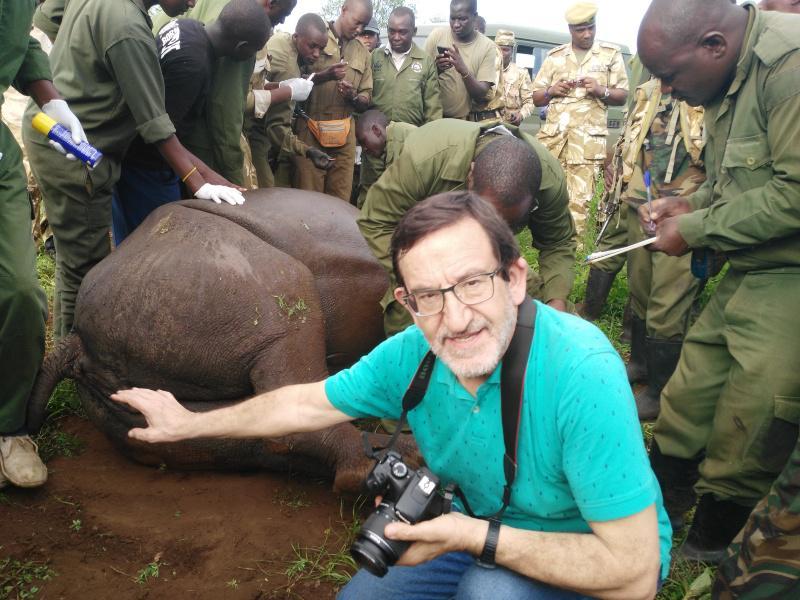 O grupo Invesaga do Campus Terra da USC analiza co Servizo de Fauna de Kenia infeccións parasitarias de elefantes e rinocerontes O grupo Invesaga do Campus Terra da USC analiza co Servizo de Fauna de Kenia infeccións parasitarias de elefantes e rinocerontes