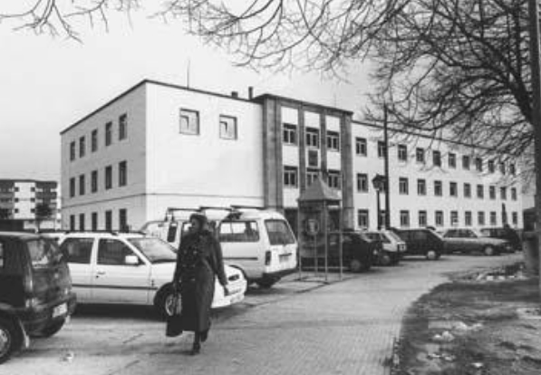 Former headquarters of the University School of Business Studies in calle Armando Duran Photo courtesy of «El Progreso» Antiga sede da EU de Estudos Empresariais na rúa Armando Durán