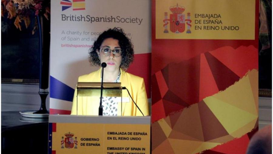 Sheila Barrios, nunha instante da recepción da bolsa Sheila Barrios, nunha instante da recepción da bolsa