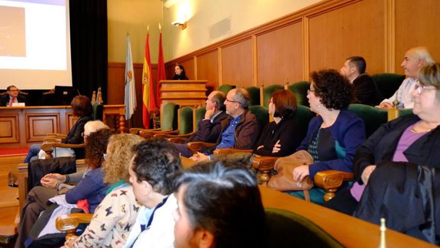 A profesora da USC Elena López Lago falou en Fonseca dos logros e retos das tecnoloxías da luz A profesora da USC Elena López Lago falou en Fonseca dos logros e retos das tecnoloxías da luz