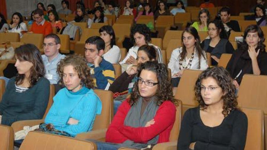 Ao encontro asisten alumnos españois e portugueses de dez universidades da Península Ao encontro asisten alumnos españois e portugueses de dez universidades da Península