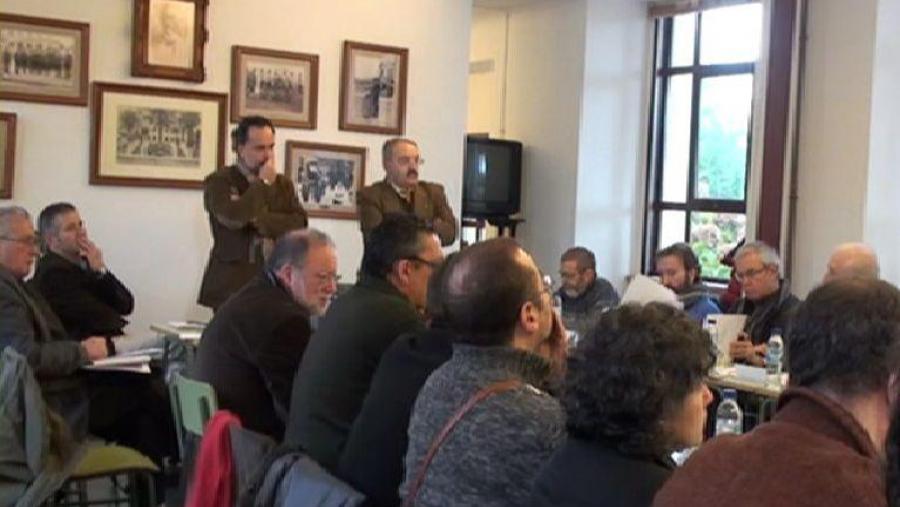 A Rede de Grupos de Investigación en Agroecoloxía e Historia reuniu en Ribadeo a especialistas de calado para falar do futuro do agro A Rede de Grupos de Investigación en Agroecoloxía e Historia reuniu en Ribadeo a especialistas de calado para falar do futuro do agro