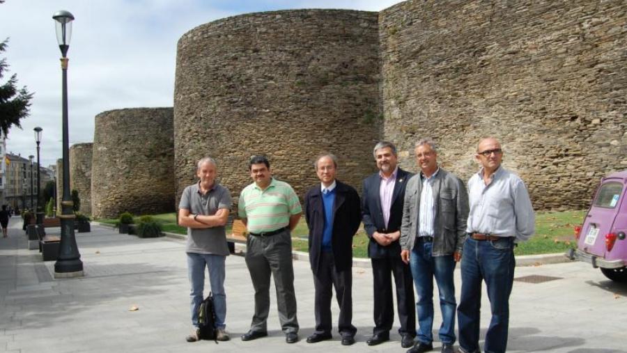Profesores da Universidade de Santiago acompañan a representantes universitarios de México e de Guatemala de visita pola cidade de Lugo Profesores da Universidade de Santiago acompañan a representantes universitarios de México e de Guatemala de visita pola cidade de Lugo