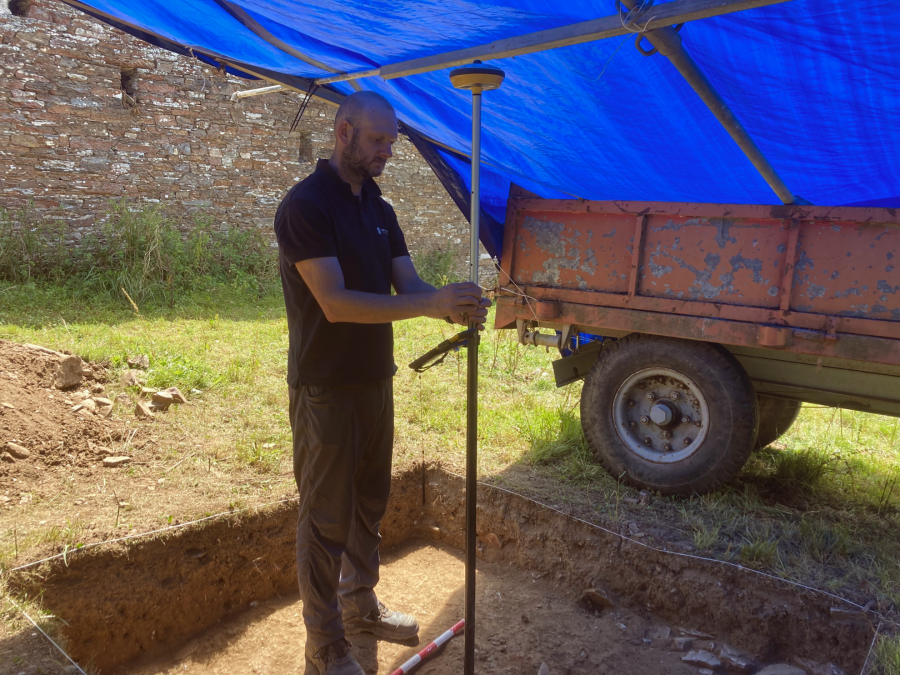 Traballos de xeorreferenciación das pezas cerámicas documentadas na sondaxe 200 Traballos de xeorreferenciación das pezas cerámicas documentadas na sondaxe 200