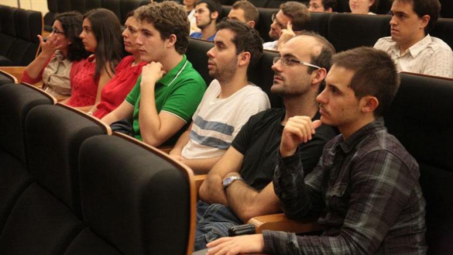 O 30% do alumnado estudou a carreira nunha Universidade de fóra de Galicia (Foto:SERVIMAV-USC) O 30% do alumnado estudou a carreira nunha Universidade de fóra de Galicia (Foto:SERVIMAV-USC)