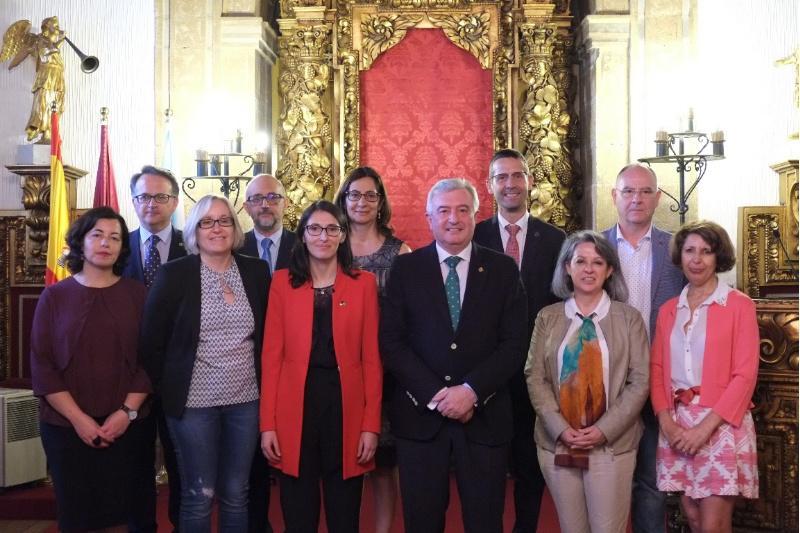 Rosa Crujeiras asume a Vicerreitoría de Comunicación e Coordinación apelando a unha universidade “en constante avance” Rosa Crujeiras asume a Vicerreitoría de Comunicación e Coordinación apelando a unha universidade “en constante avance”