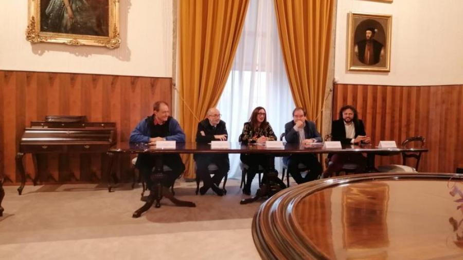 O acto inaugural celebrou na Facultade de Xeografía e Historia presidido polo vicerreitor Victoria Otero Espinar O acto inaugural celebrou na Facultade de Xeografía e Historia presidido polo vicerreitor Victoria Otero Espinar
