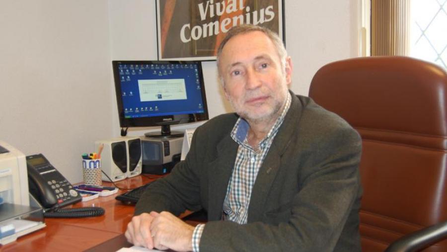 Francisco Rodríguez Lestegás, no seu despacho do decanato da Facultade de Formación de Profesorado Francisco Rodríguez Lestegás, no seu despacho do decanato da Facultade de Formación de Profesorado