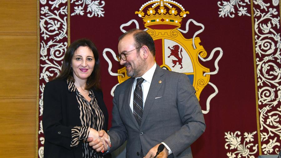 O reitor xunto á decana reelixida. FOTO: Santi Alvite O reitor xunto á decana reelixida. FOTO: Santi Alvite
