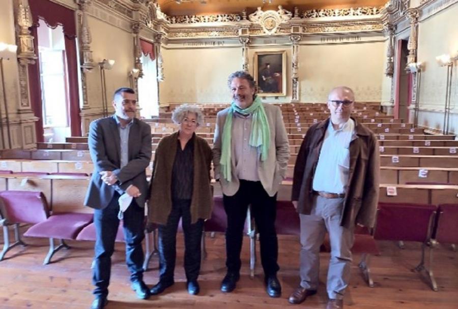 Emilio Abad (esquerda), xunto aos seus directores de teses, Josefa Rei e Manel Cotos (dereita) Emilio Abad (esquerda), xunto aos seus directores de teses, Josefa Rei e Manel Cotos (dereita)
