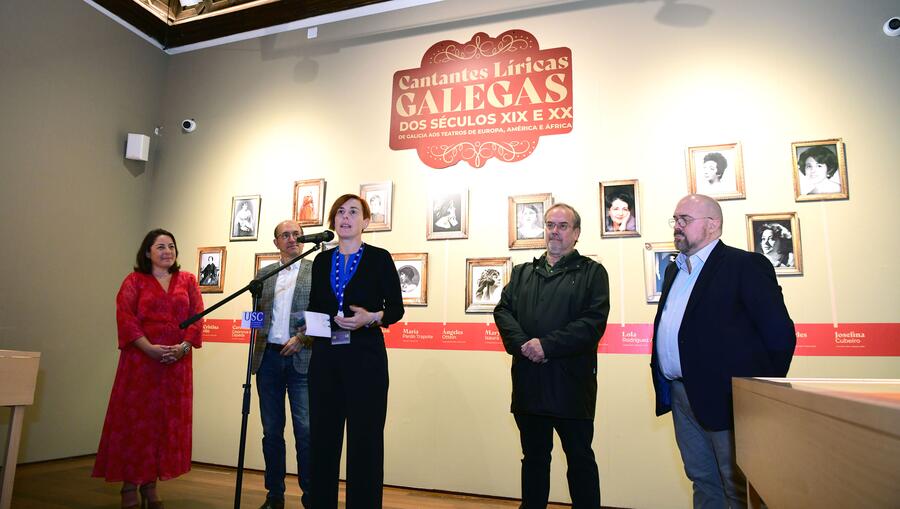 De dereita a esquerda, Javier Garbayo, Jesús Couceiro, Pilar Murias, Anxo Lorenzo e Marieta Lorenzo. Foto: Santi Alvite De dereita a esquerda, Javier Garbayo, Jesús Couceiro, Pilar Murias, Anxo Lorenzo e Marieta Lorenzo. Foto: Santi Alvite