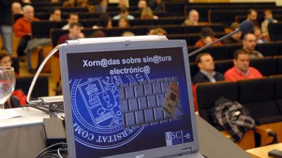 Unhas xornadas nos campus de Santiago e Lugo difunden entre os membros da comunidade universitaria as particularidades da sinatura electrónica Unhas xornadas nos campus de Santiago e Lugo difunden entre os membros da comunidade universitaria as particularidades da sinatura electrónica