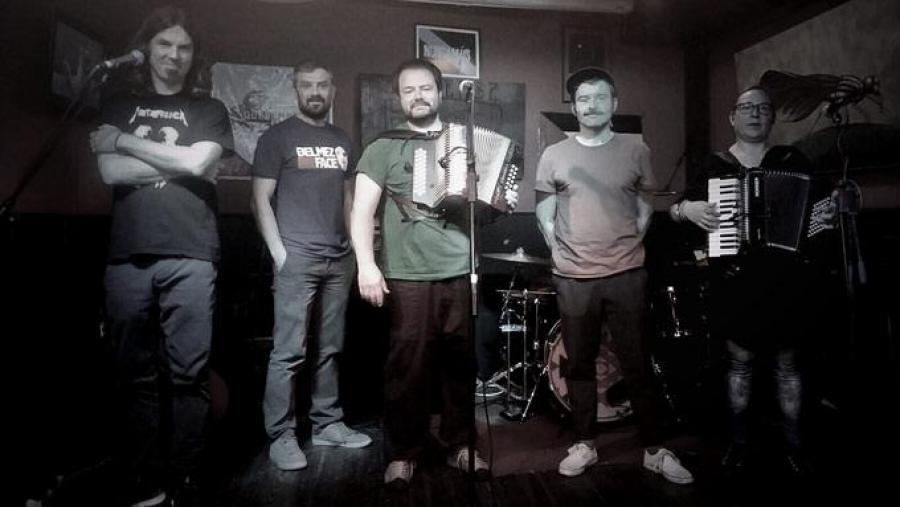 Integrantes da banda ourensá O Sonoro Maxín Integrantes da banda ourensá O Sonoro Maxín