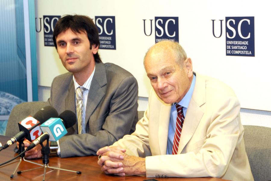 Jorge Mira y James Watson Cronin en la rueda de prensa Jorge Mira y James Watson Cronin en la rueda de prensa