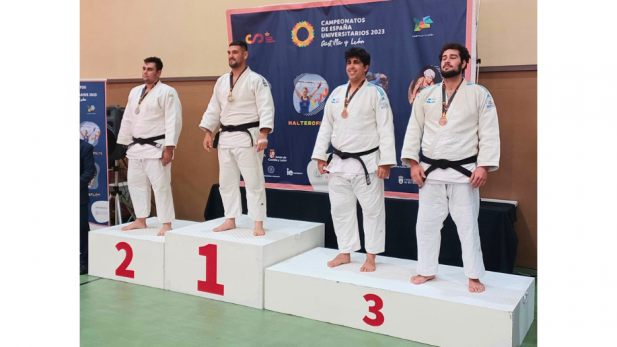 Martín Salvado Carrillo, estudante do grao de Economía, fíxose co bronce na categoría de judokas de máis de 100 kg Martín Salvado Carrillo, estudante do grao de Economía, fíxose co bronce na categoría de judokas de máis de 100 kg