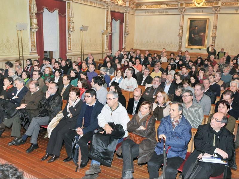 Herminio Barreiro recibe unha homenaxe in memorian no Paraninfo da Universidade Herminio Barreiro recibe unha homenaxe in memorian no Paraninfo da Universidade