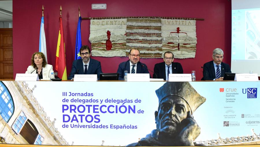 De esquerda a dereita, Dulce María García, Julián Cerviño Iglesia, Antonio López, José Alberto Díez de Castro e Xosé Antón Sarmiento. Foto: Santi Alvite De esquerda a dereita, Dulce María García, Julián Cerviño Iglesia, Antonio López, José Alberto Díez de Castro e Xosé Antón Sarmiento. Foto: Santi Alvite