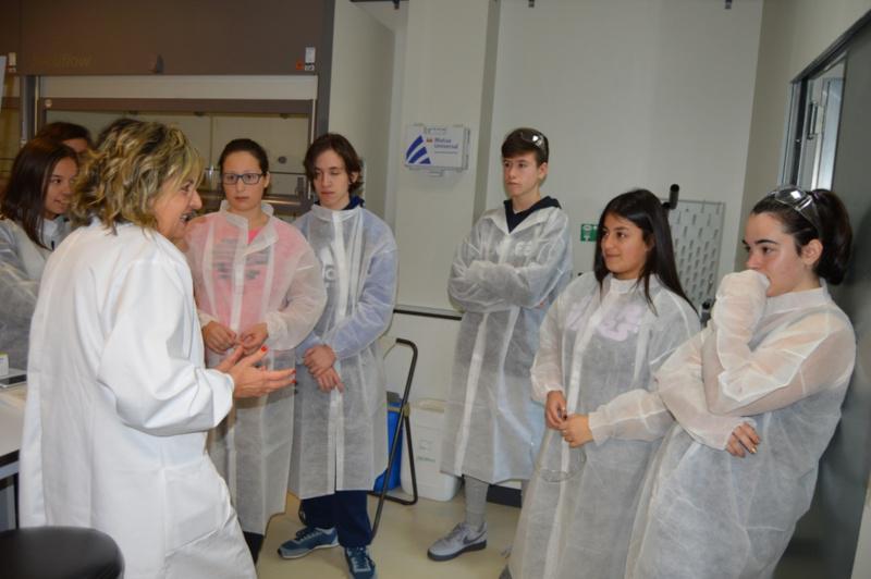 O ciclo ‘Ciencia para novos investigadores’ comeza na Facultade de Ciencias coa visita de alumnado do IES Ollos Grandes de Lugo O ciclo ‘Ciencia para novos investigadores’ comeza na Facultade de Ciencias coa visita de alumnado do IES Ollos Grandes de Lugo