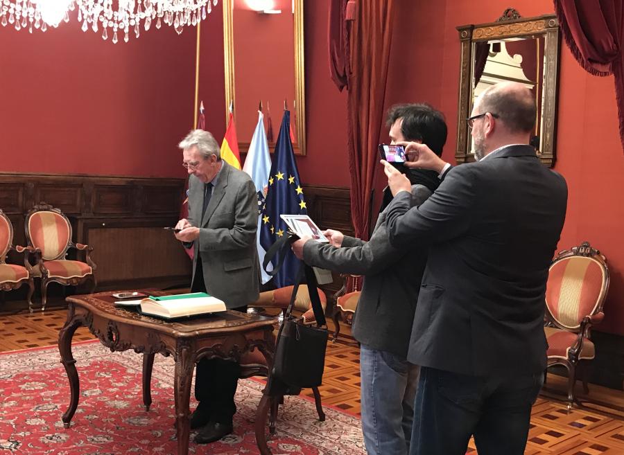 Momento de la recepción en el Ayuntamiento de Santiago Momento de la recepción en el Ayuntamiento de Santiago