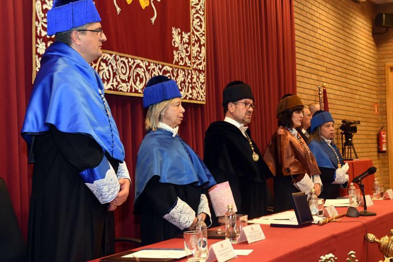 Klaus von Gadow, especialista en ecosistemas forestais, primeiro doutor honoris causa da USC a iniciativa do campus de Lugo Klaus von Gadow, especialista en ecosistemas forestais, primeiro doutor honoris causa da USC a iniciativa do campus de Lugo