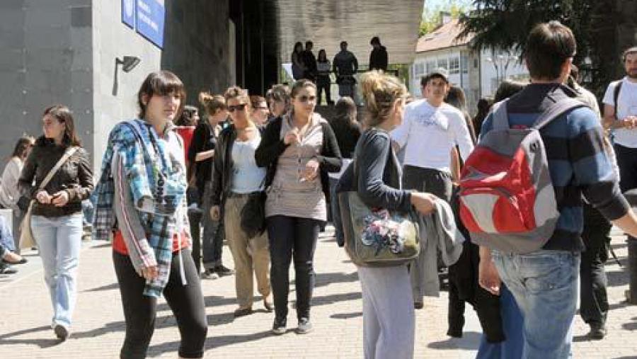 O obxectivo do Sistema de Garantía de Calidade da USC é favorecer a mellora continua da formación dos estudantes O obxectivo do Sistema de Garantía de Calidade da USC é favorecer a mellora continua da formación dos estudantes