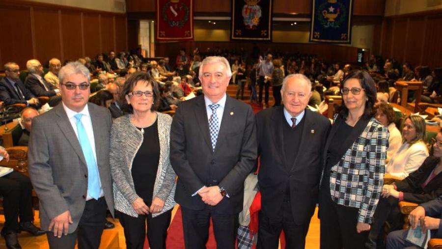 De esquerda a dereita: Eduardo Moscoso, Blanca Roig, Juan Viaño, Xesús Alonso Montero e Mª Dolores Álvarez. Foto: Paula Martínez Graña De esquerda a dereita: Eduardo Moscoso, Blanca Roig, Juan Viaño, Xesús Alonso Montero e Mª Dolores Álvarez. Foto: Paula Martínez Graña