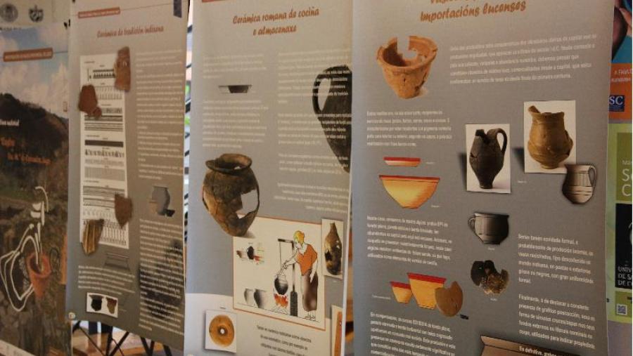 Paneis da mostra instalada en Humanidades