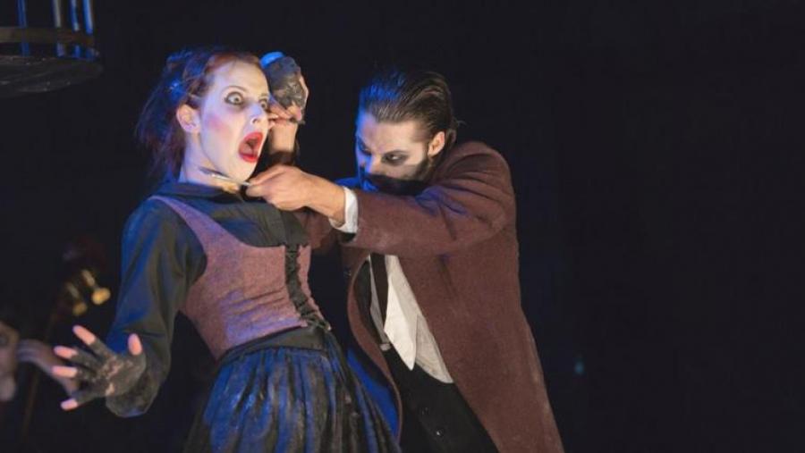 Escena de 'Sweeney Todd, o barbeiro diabólico da rúa Fleet', de Sondheim