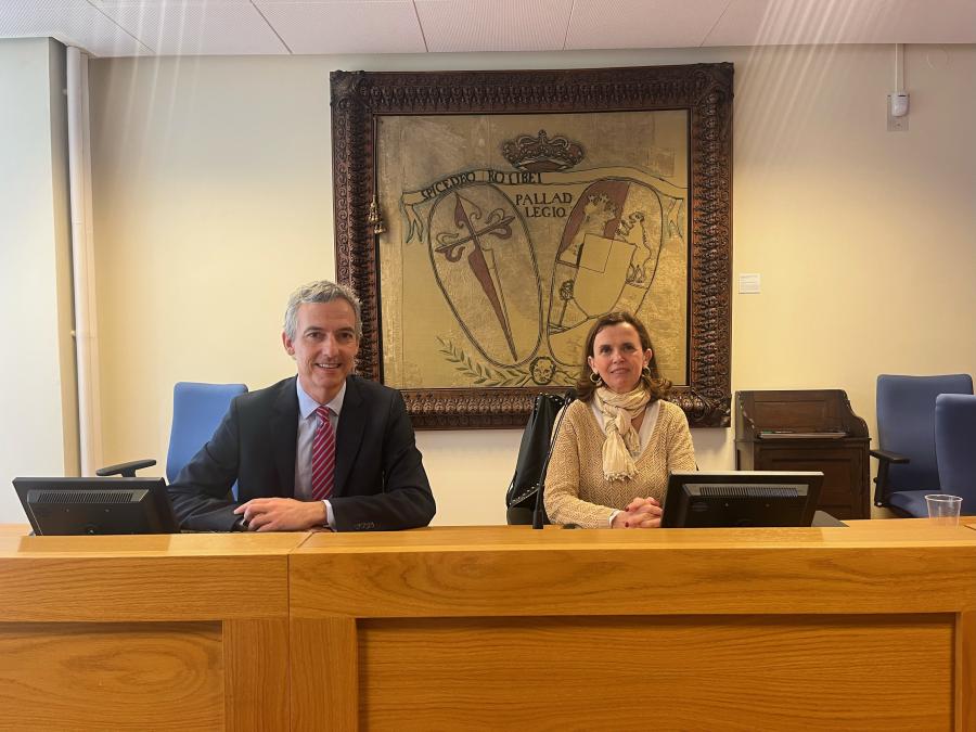Carlos Teijo e Mercedes Guinea,antes de comezar a conferencia