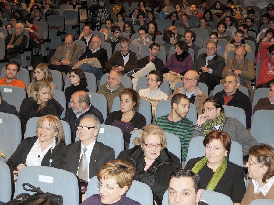 Público asistente a la conferencia de Gerardus ‘t Hooft