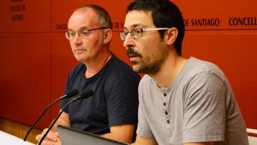 Miguel Pardellas, en primeiro termo, acompañado do concelleiro Xan Duro. Foto: RQ