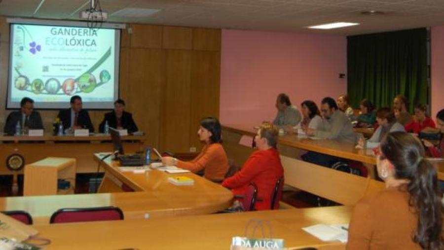 Sesión inaugural das xornadas 'Gandería ecolóxica, unha alternativa de futuro', en Veterinaria