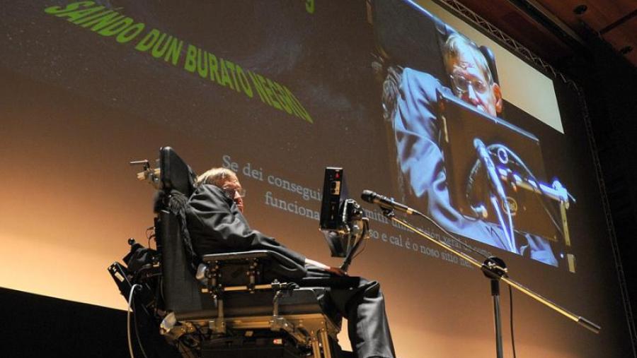 Stephen Hawking na cerimonia de recollida do premio. Foto: Santi Alvite