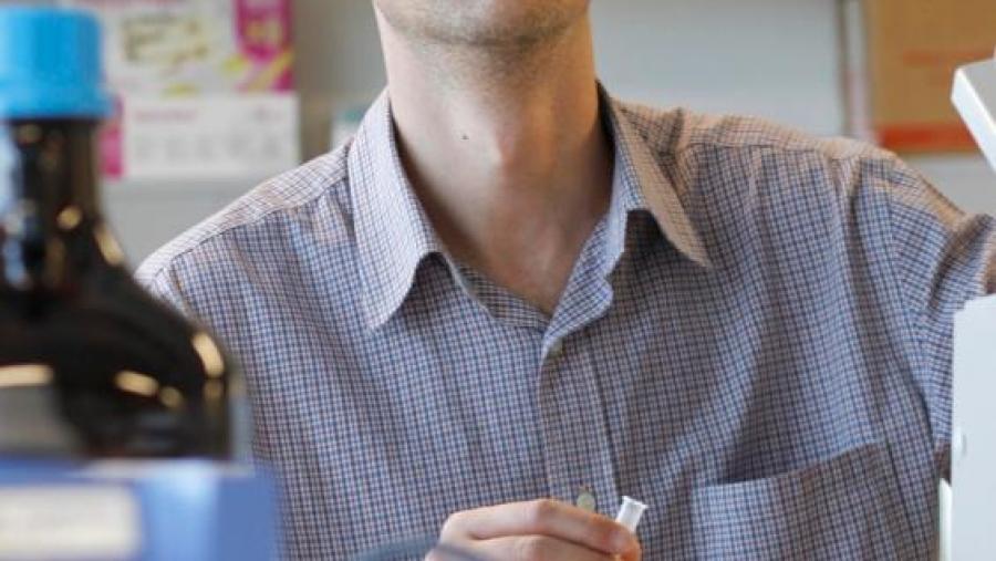 Imaxe de arquivo de Rubén Nogueiras o seu laboratorio da USC