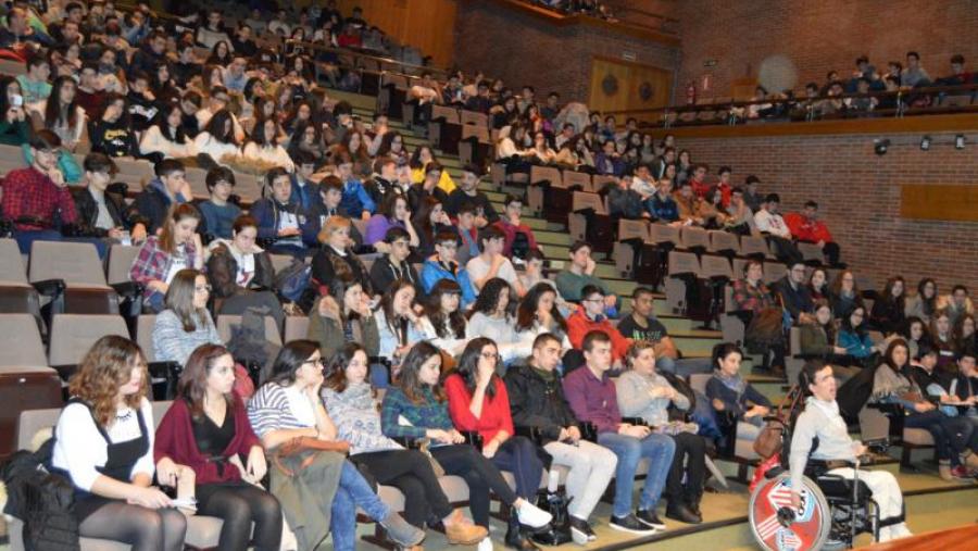 Participantes nos 'Encontros no campus de Lugo', no auditorio de Veterinaria