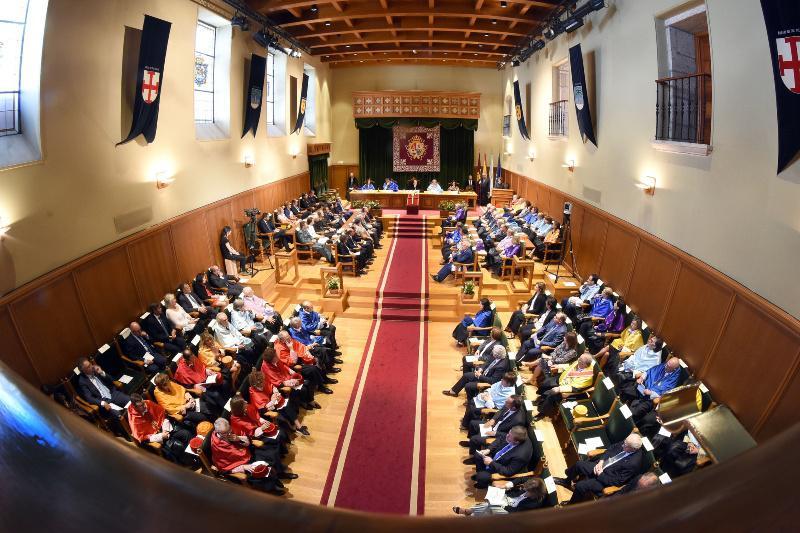 O reitor Antonio López apela a recuperar “o valor dos rendementos” como fin último da universidade 