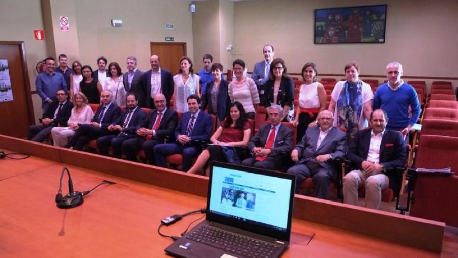 Constitúese o comité consultivo de expertos da Facultade de Ciencias Económicas e Empresariais