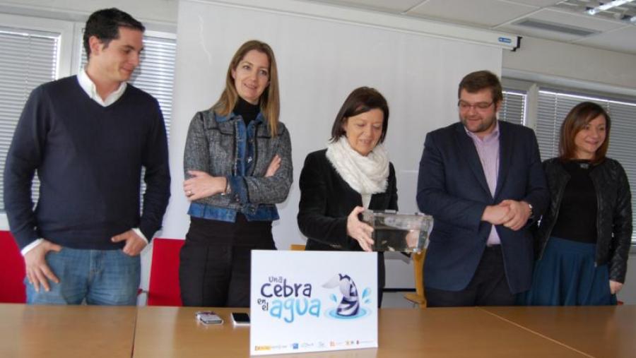 Adrián Millán, Lara Méndez, Laura Sánchez, Álvaro Santos e Noemía Rodríguez, na presentación do proxecto