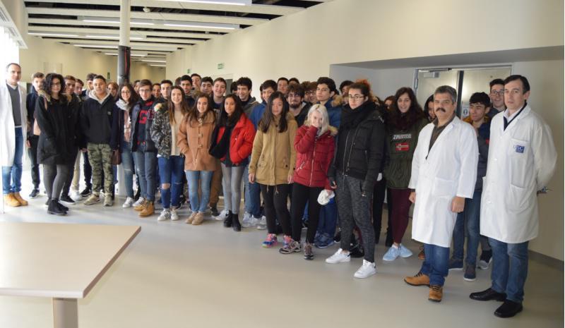 ‘Ciencia para xoves investigadores’ inicia no mundo da experimentación a medio centenar de estudantes do Colexio Padres Franciscanos de Lugo