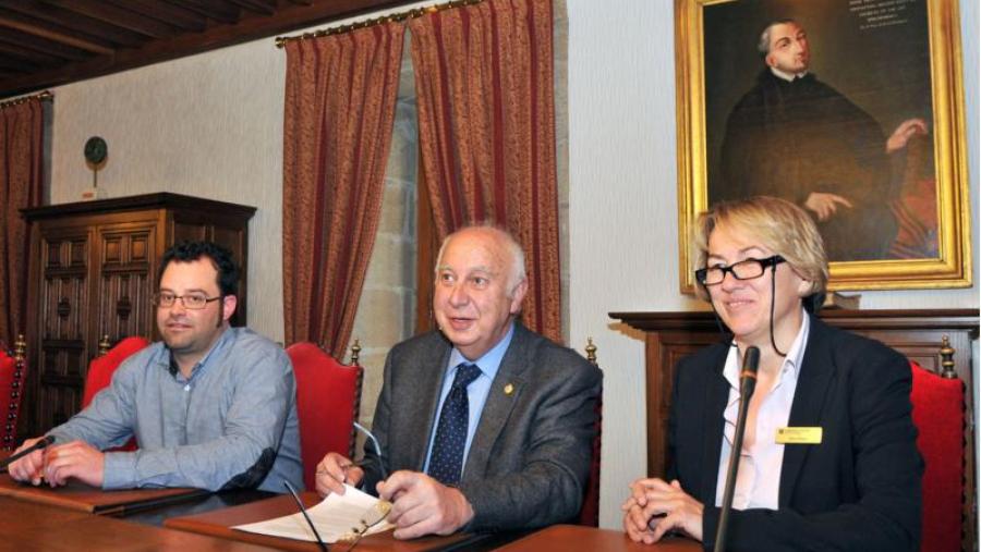 De esquerda a dereita Robert P.Musker, Juan Casares e Elaine Blaus. Foto: Santi Alvite