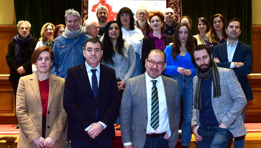 En primeiro termo e de esquerda a dereita, Pilar Murias, Román Rodríguez, Antonio López e Fran Núñez. FOTO: Santi Alvite