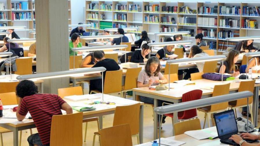 A de Santiago, entre as primeiras universidades españolas por produción científica e oferta docente