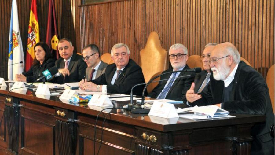 O acto presidiuno o reitor Juan Viaño (Foto: Santi Alvite)