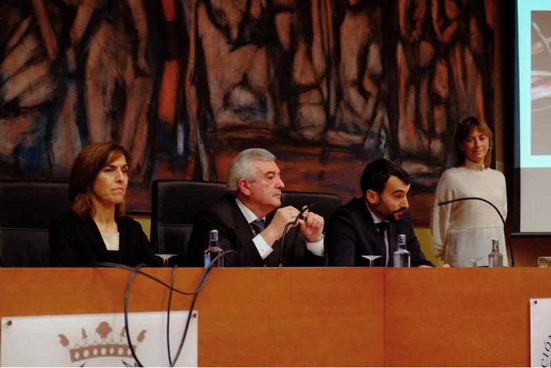 Ciencias Económicas e Empresariais homenaxea a profesora Rosalía Porto Vila